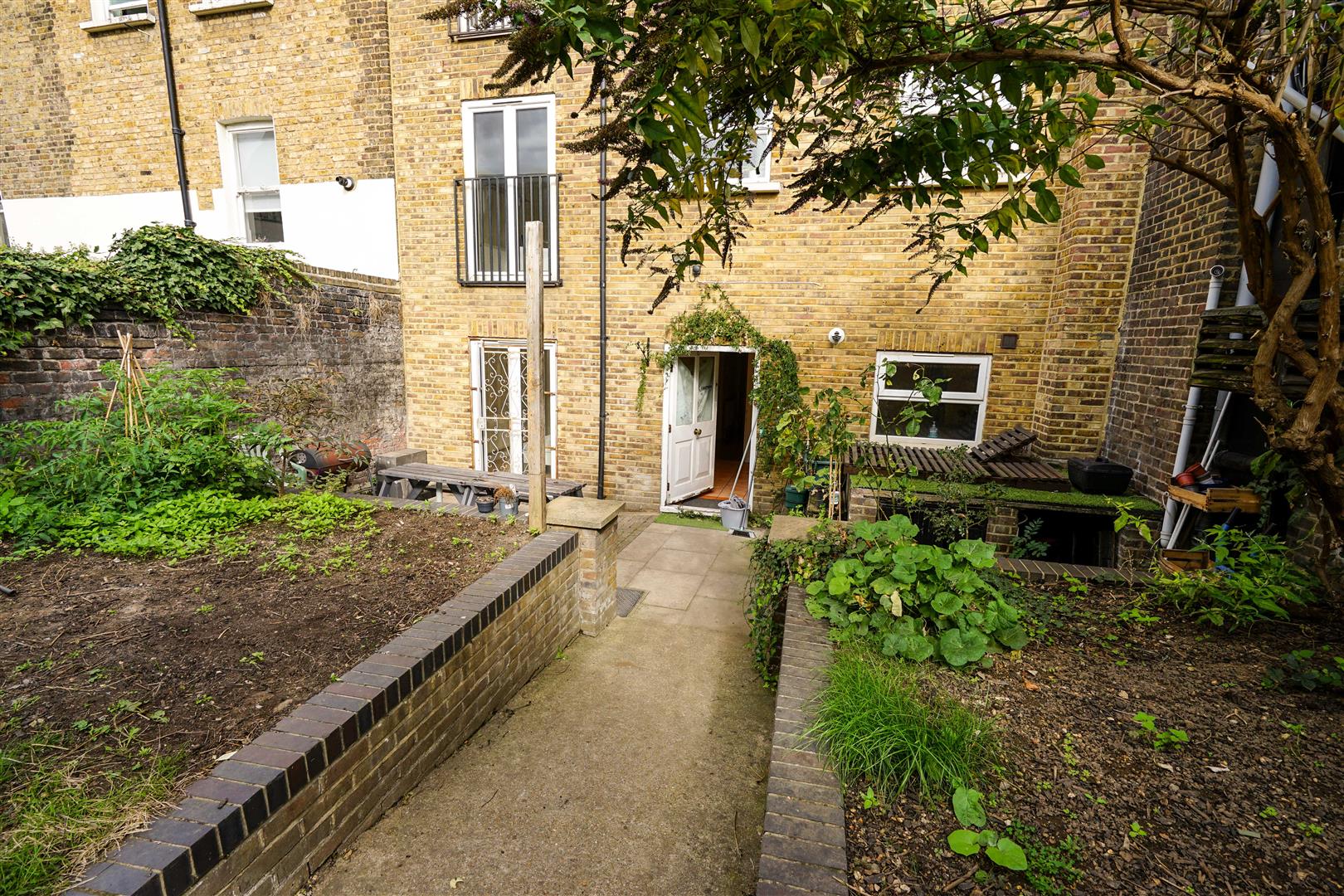 Image 16 of 16